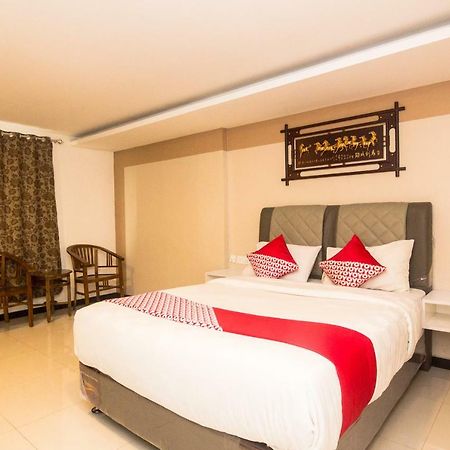 Oyo 1223 Hotel Bahari Batam Exteriör bild