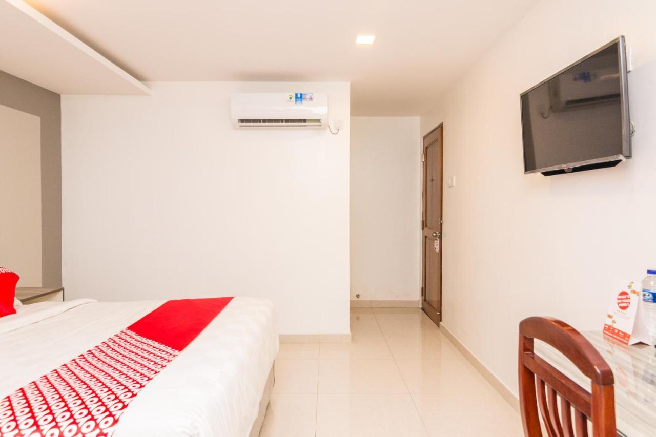 Oyo 1223 Hotel Bahari Batam Exteriör bild