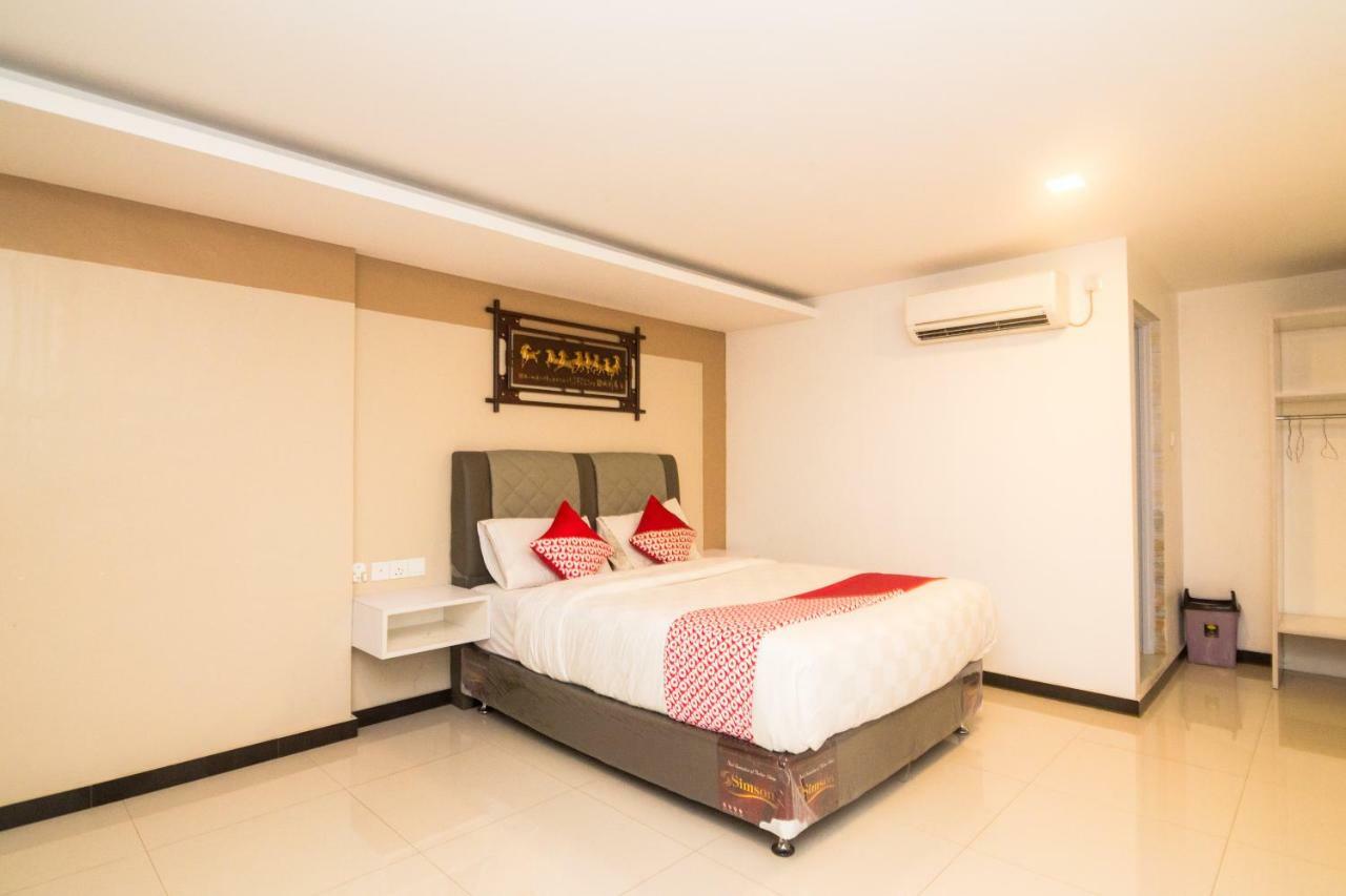 Oyo 1223 Hotel Bahari Batam Exteriör bild