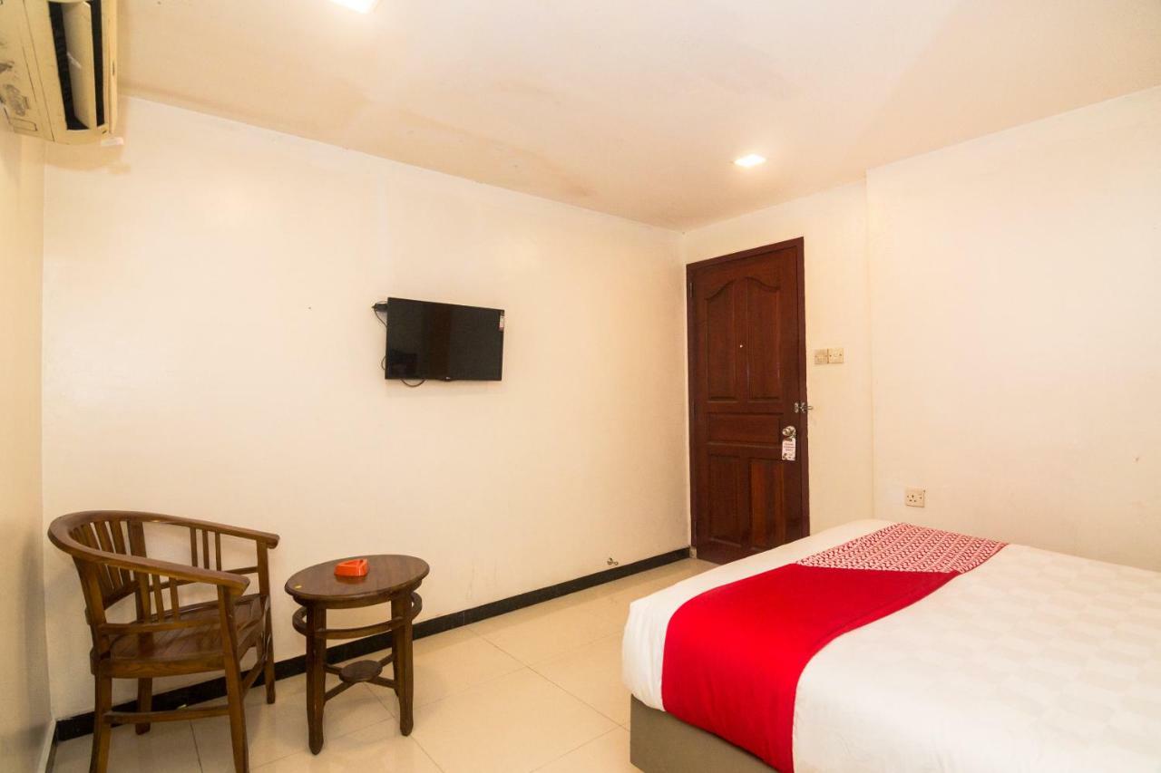 Oyo 1223 Hotel Bahari Batam Exteriör bild