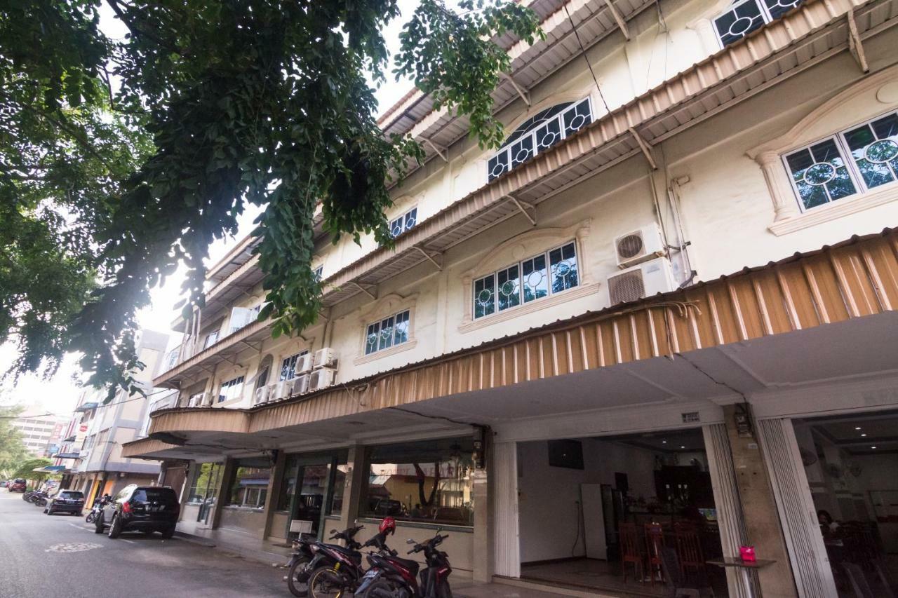 Oyo 1223 Hotel Bahari Batam Exteriör bild