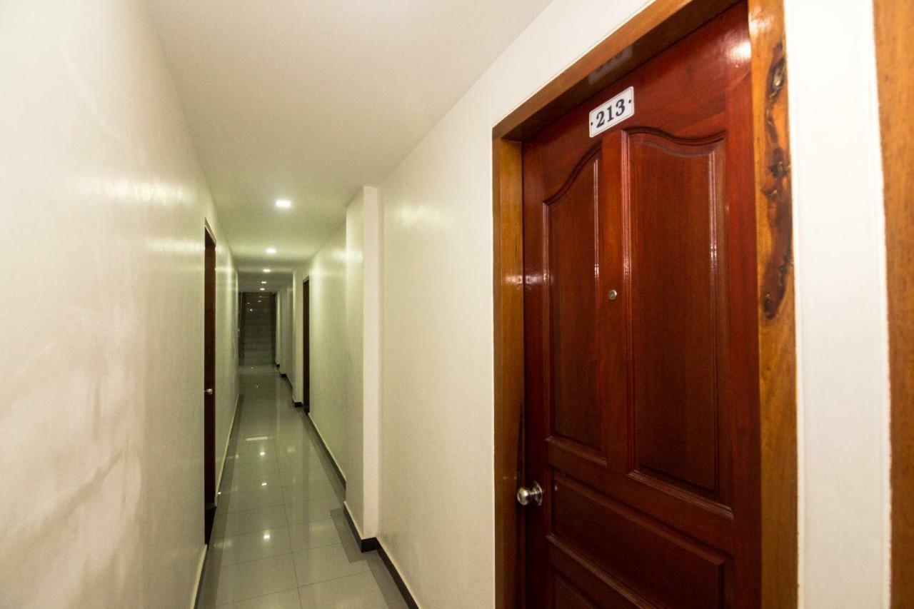 Oyo 1223 Hotel Bahari Batam Exteriör bild